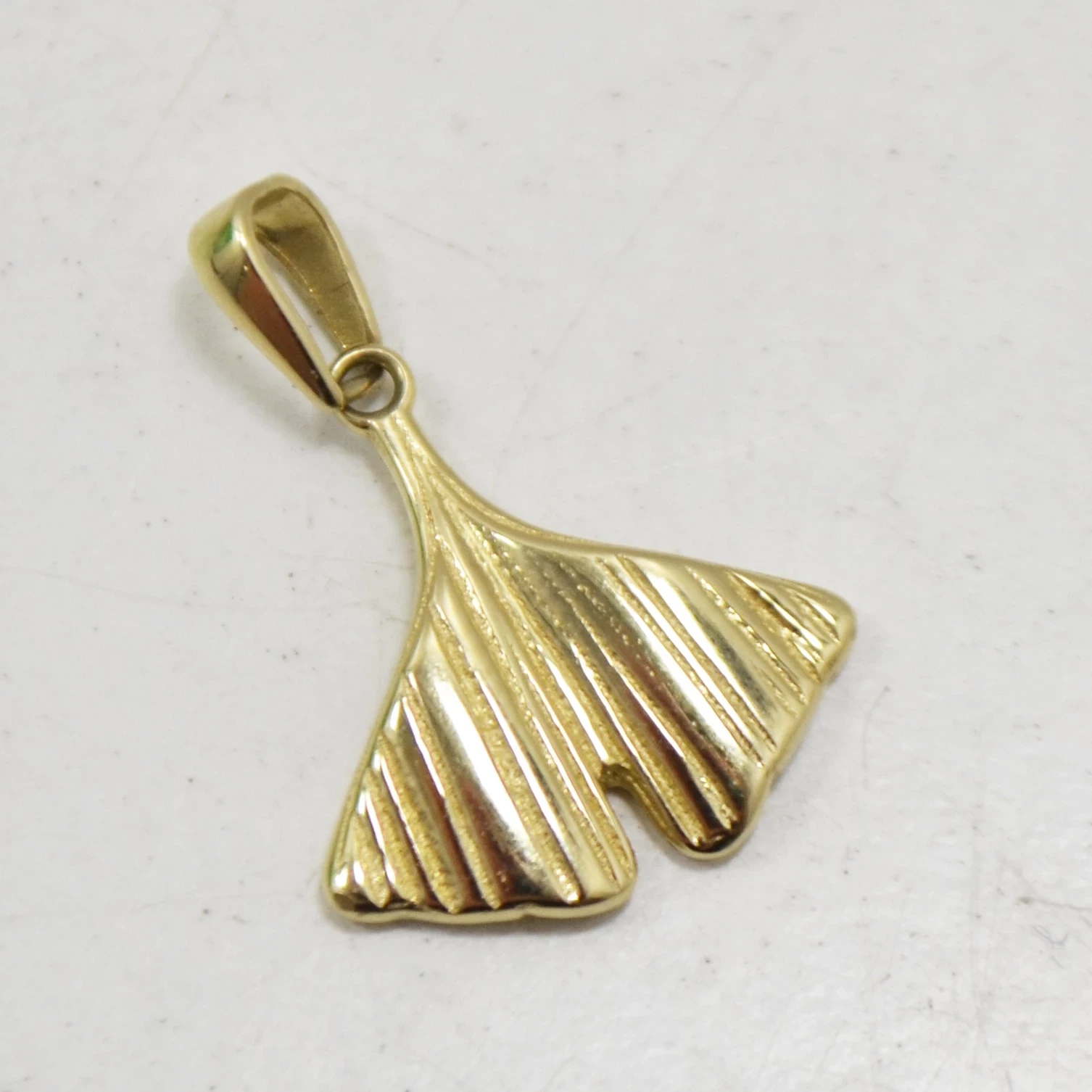 zlota-zawieszka-585-149-g-zabkowska-52-warszawa