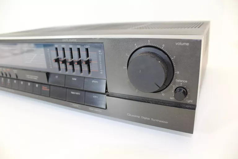 TUNER ZE WZMACZNIACZEM I KOREKTOREM TECHNICS SA-160