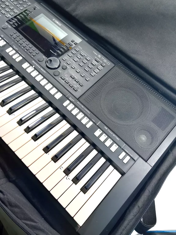 KEYBOARD YAMAHA PSR-S750 + ZASILACZ + POKROWIEC