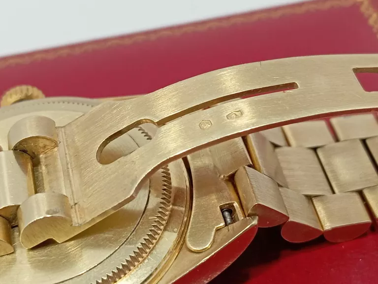 ZŁOTY ZEGAREK GENEVE 101,88G 585