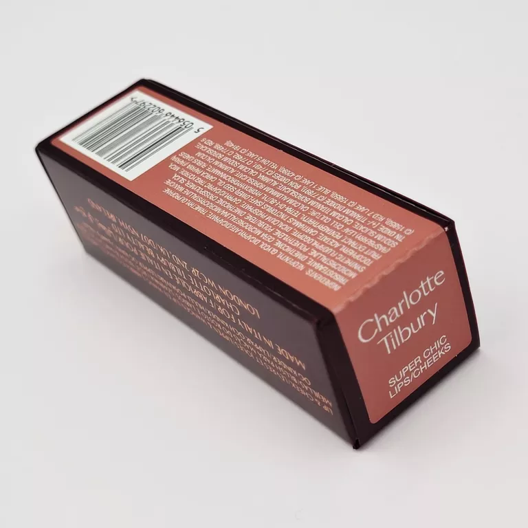 charlotte-tilbury-easy-lip-cheek-wand-super-chic-pomadka-i-roz-2-w-1-ean-gtin-5056446602297