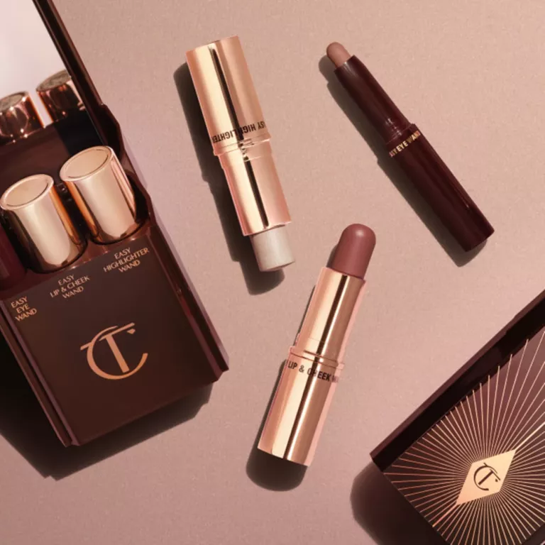 CHARLOTTE TILBURY EASY LIP & CHEEK WAND - SUPER CHIC POMADKA I RÓŻ 2 W 1