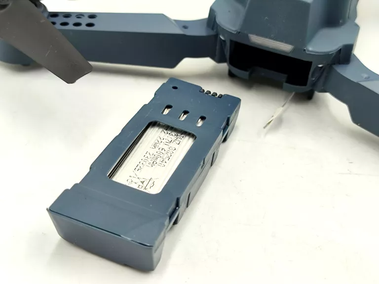 drone-998-pro-4k-1080p-z-kamera-rc-quadcopter-minimalny-wiek-dziecka-10