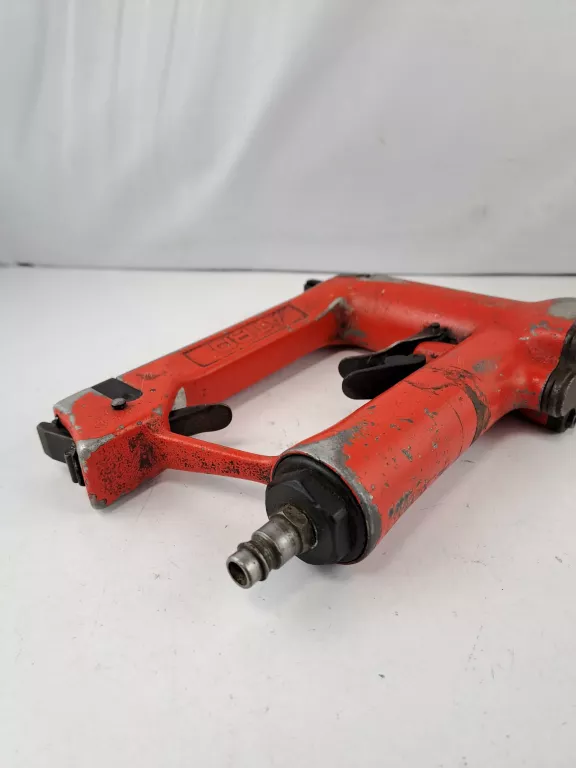 zszywacz-tapicerski-pneumatyczny-zobacz-marka-parkside