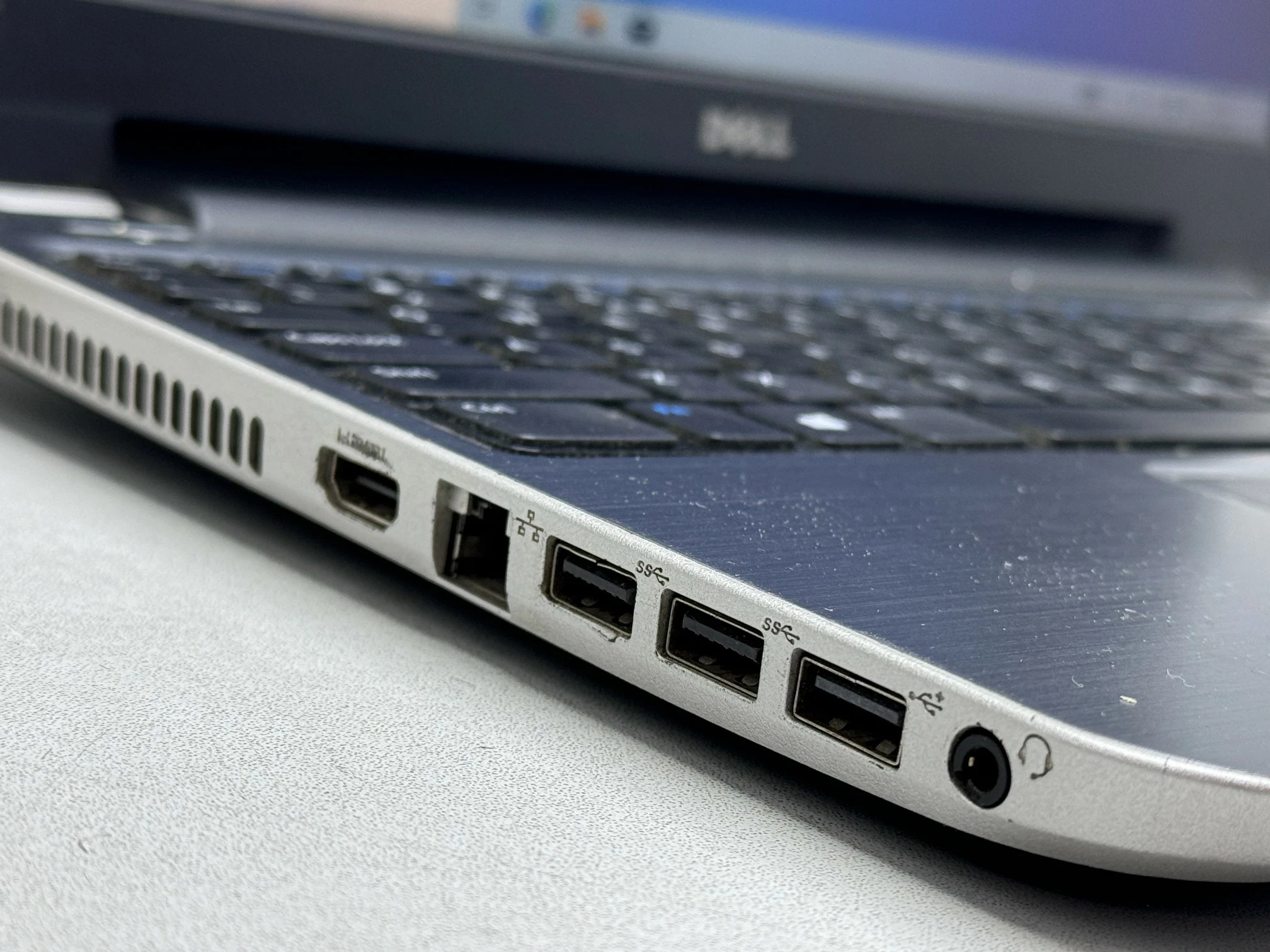 laptop-dell-inspiron-5537-rozdzielczosc-px-1366-x-768