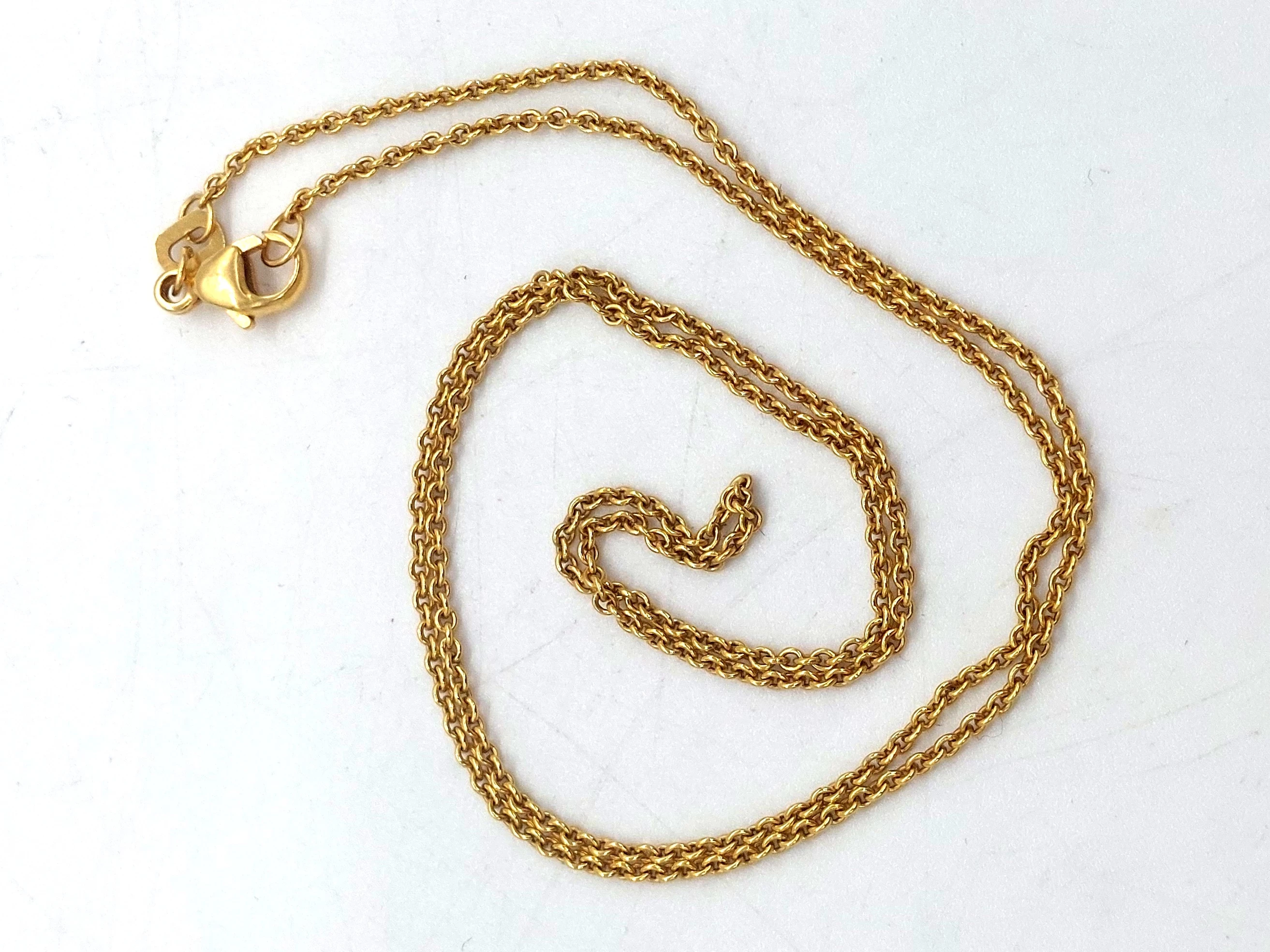 zloty-lancuszek-585255g-cechy-brak