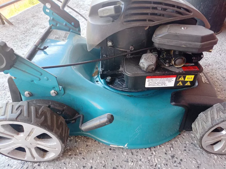 KOSIARKA SPALINOWA MAKITA PLM4110 USZKODZONA