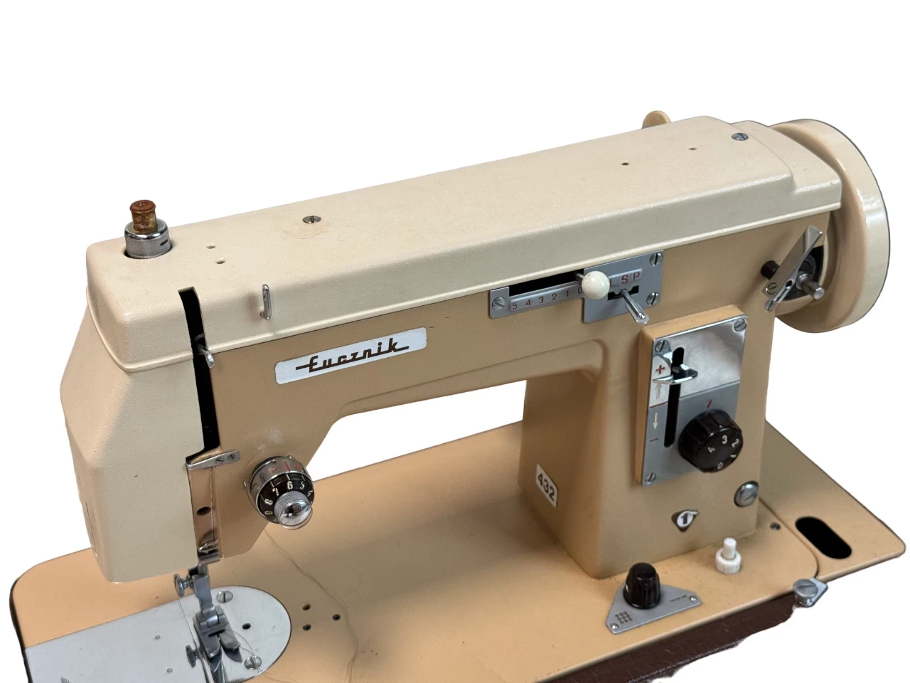 maszyna-do-szycia-lucznik-432-silnik-tur-2-walizka-product-id-c5da46b7-157e-4755-980b-9f078e0fcd96