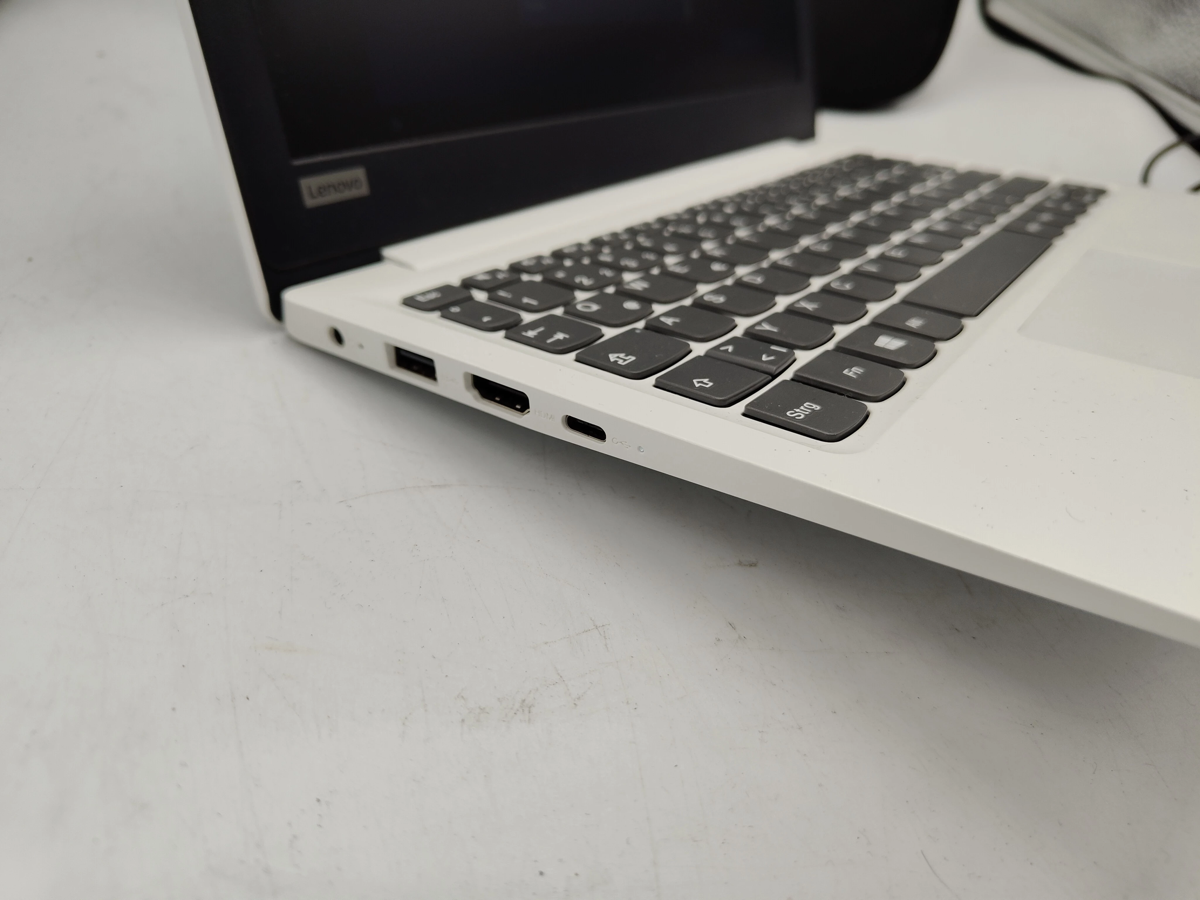 laptop-lenovo-ideapad-120s-11iap-116-2-gb-32-gb-n3350-przekatna-ekranu-116