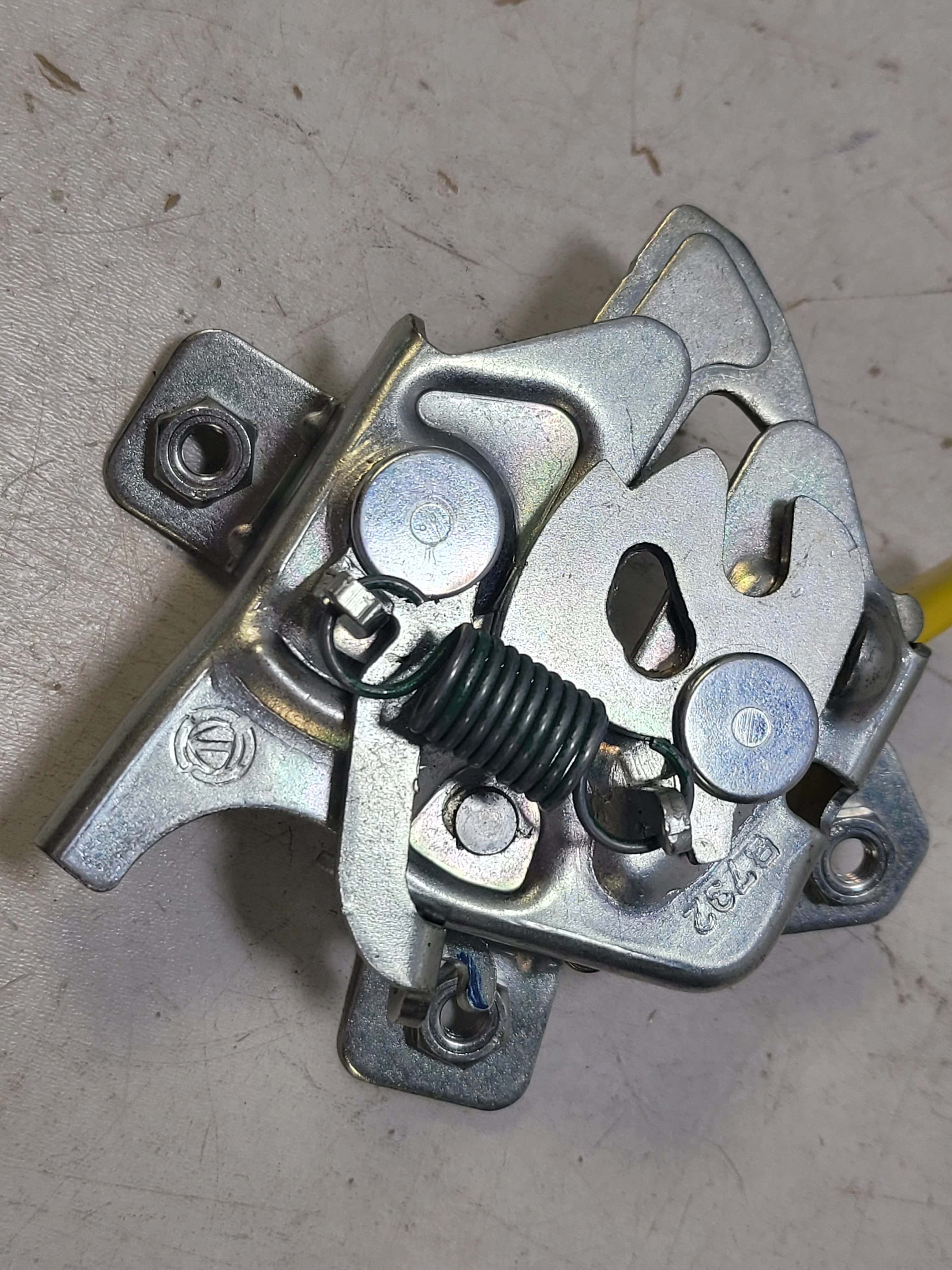 zamek-do-drzwi-b732-rodzaj-zamka-zamek-wpuszczany