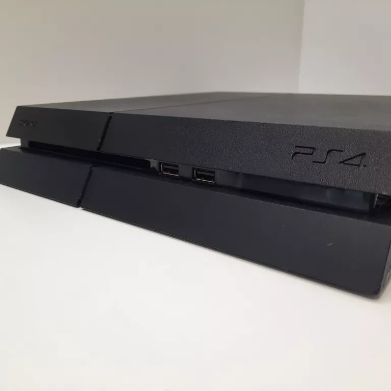 konsola-playstation-4-kolor-czarny