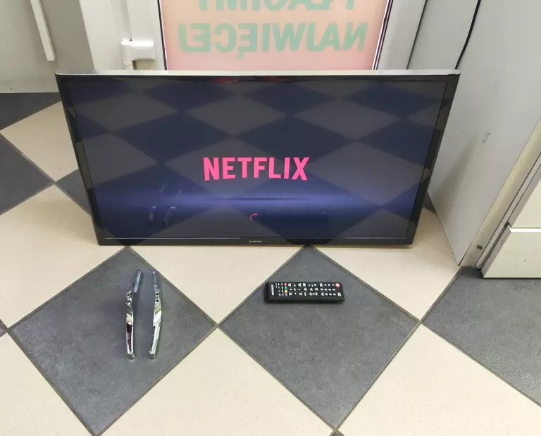 TELEWIZOR SAMSUNG UE32J4570 32" LED SMART TV