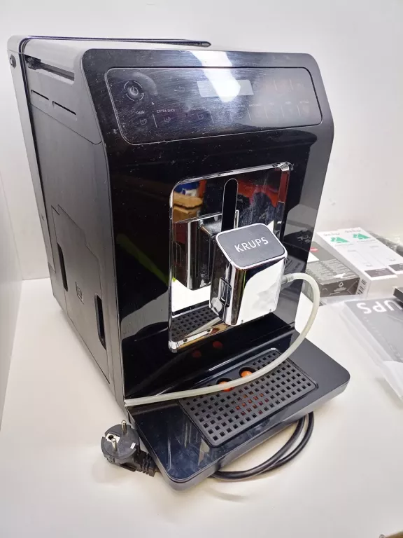 ekspres-do-kawy-krups-ea890810-material-metal