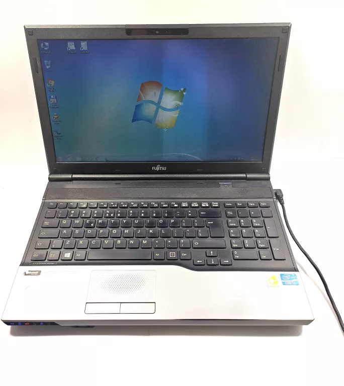 LAPTOP FUJITSU LIFEBOOK A530 15,6 " INTEL CORE I3 4 GB / 250 GB