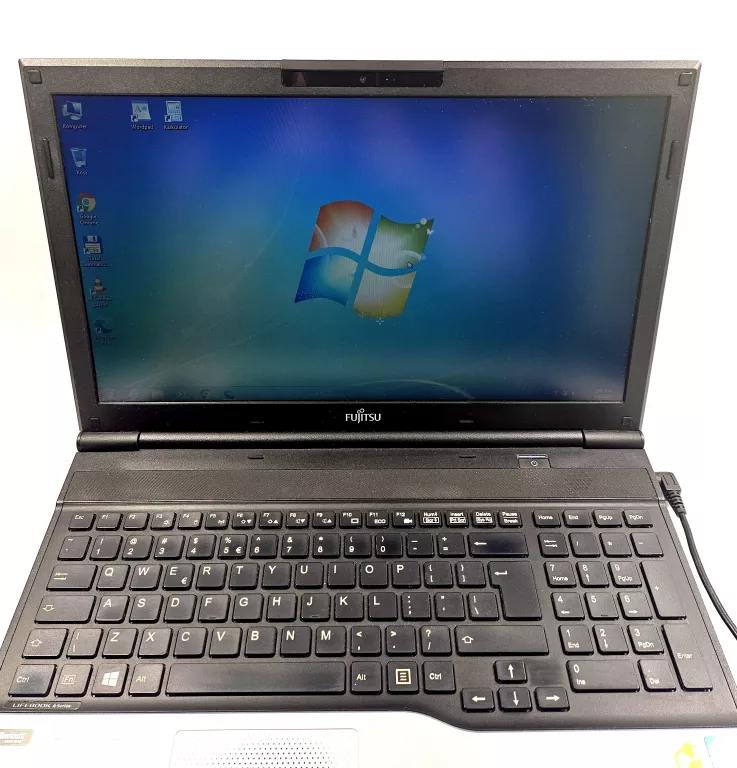 LAPTOP FUJITSU LIFEBOOK A530 15,6 " INTEL CORE I3 4 GB / 250 GB