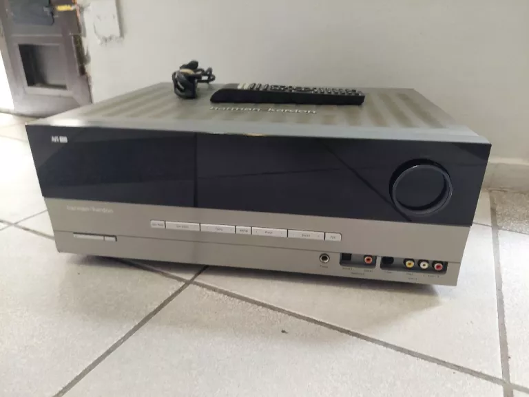 AMPLITUNER HARMAN KARDON AVR 132