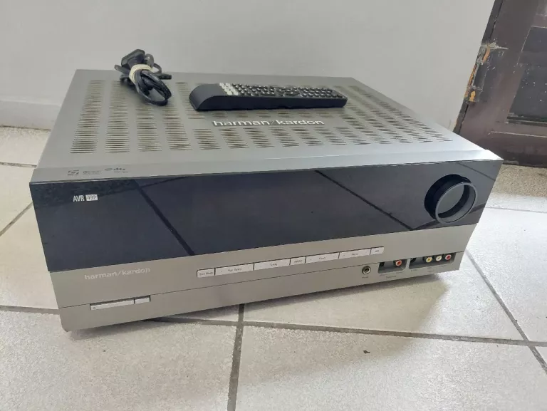 AMPLITUNER HARMAN KARDON AVR 132