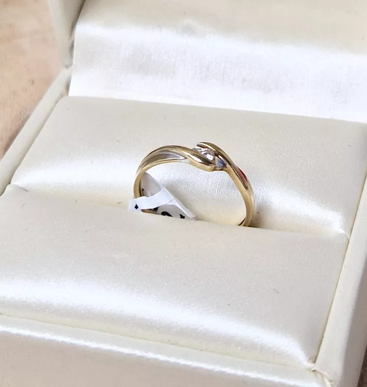 pierscionek-z-zoltego-zlota-z-brylantem-111gr-375-stan-11323-2