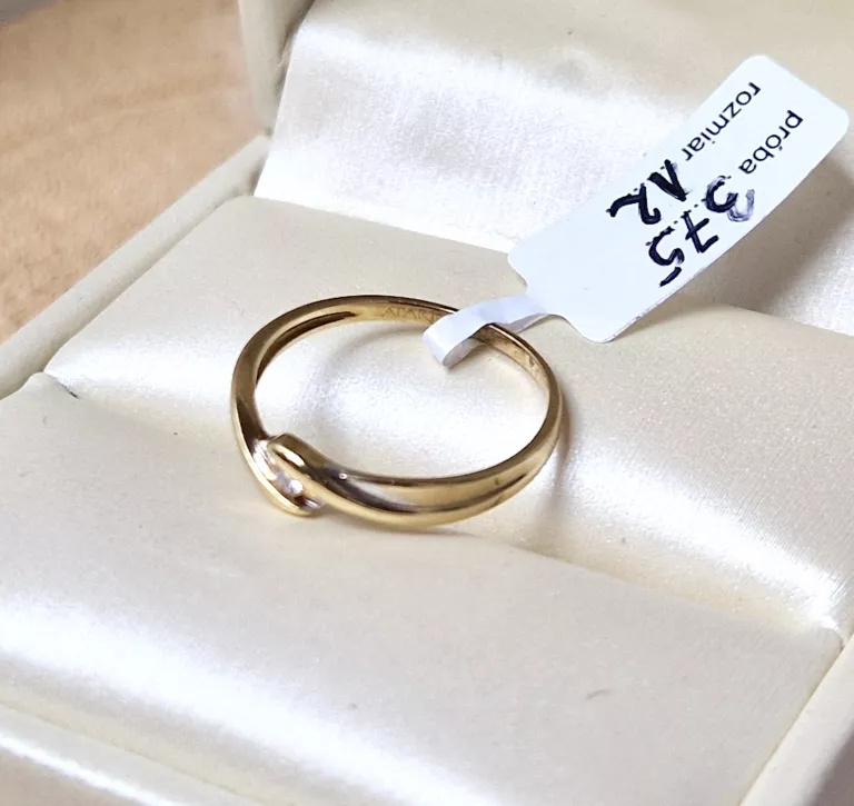 pierscionek-z-zoltego-zlota-z-brylantem-111gr-375-rodzaj-2205-16