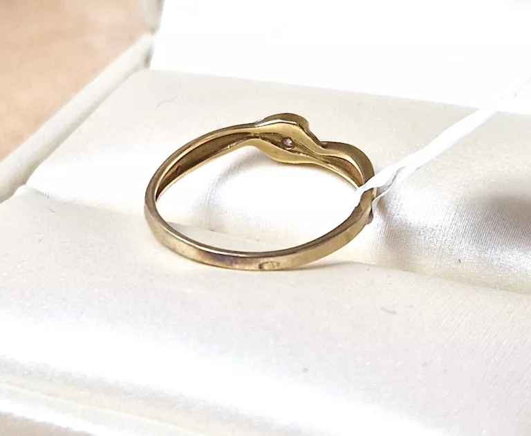 pierscionek-z-zoltego-zlota-z-brylantem-111gr-375-kamien-17088-128