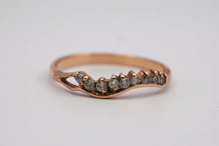 zloty-pierscionek-z-cyrkoniami-585-14k-r21-200g-material-zloto