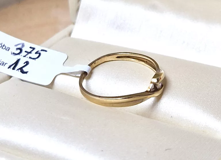 pierscionek-z-zoltego-zlota-z-brylantem-111gr-375-material-15835-2