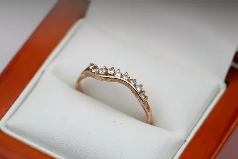 zloty-pierscionek-z-cyrkoniami-585-14k-r21-200g-bronowicka-80-krakow