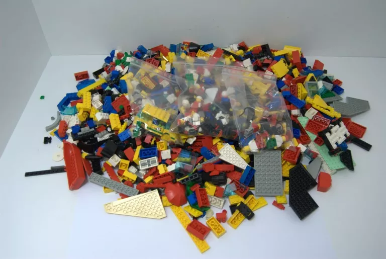 LEGO CITY MIX 2,6 KG + FIGURKI