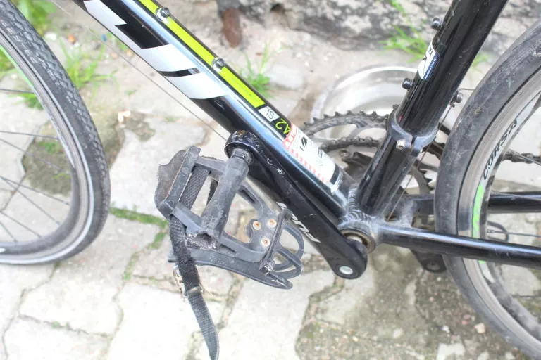 ROWER SZOSOWY FUJI SPORTIF 2.5 CZARNY LIMONKOWY 2015
