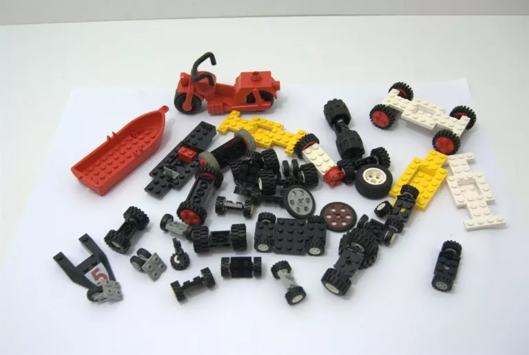LEGO CITY MIX 2,6 KG + FIGURKI