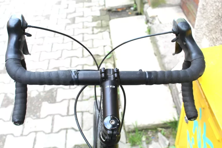 ROWER SZOSOWY FUJI SPORTIF 2.5 CZARNY LIMONKOWY 2015