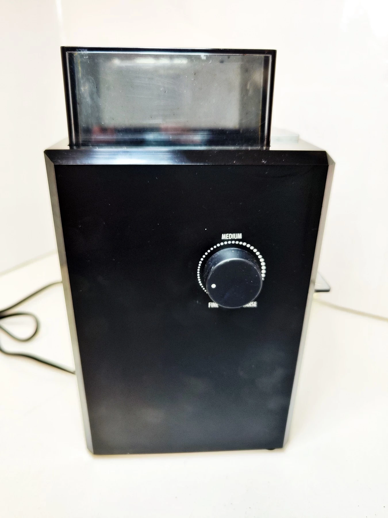 mlynek-do-kawy-delonghi-kg79-stan-uzywany