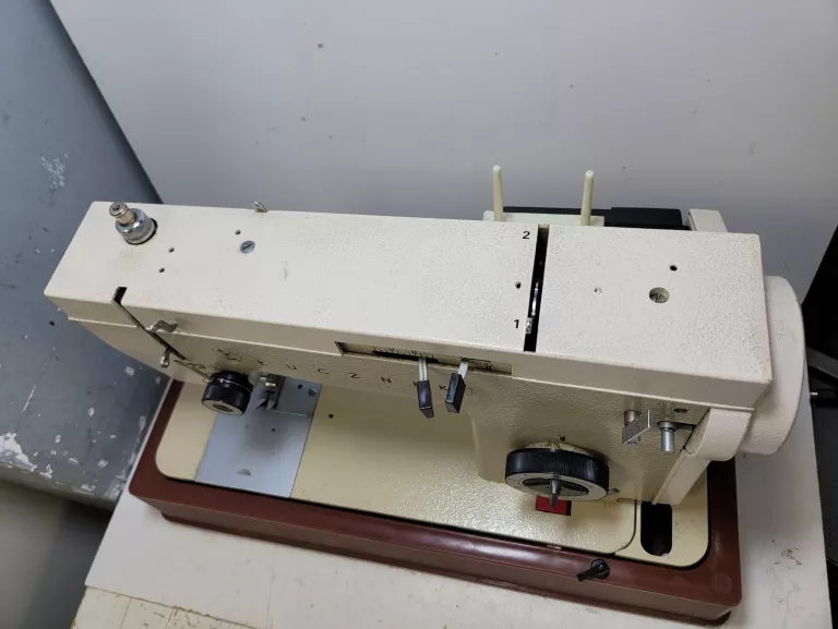 MASZYNA DO SZYCIA ŁUCZNIK TUR 2 +PEDAL