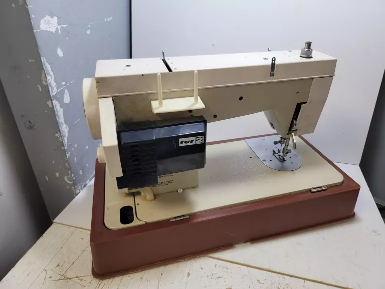 MASZYNA DO SZYCIA ŁUCZNIK TUR 2 +PEDAL