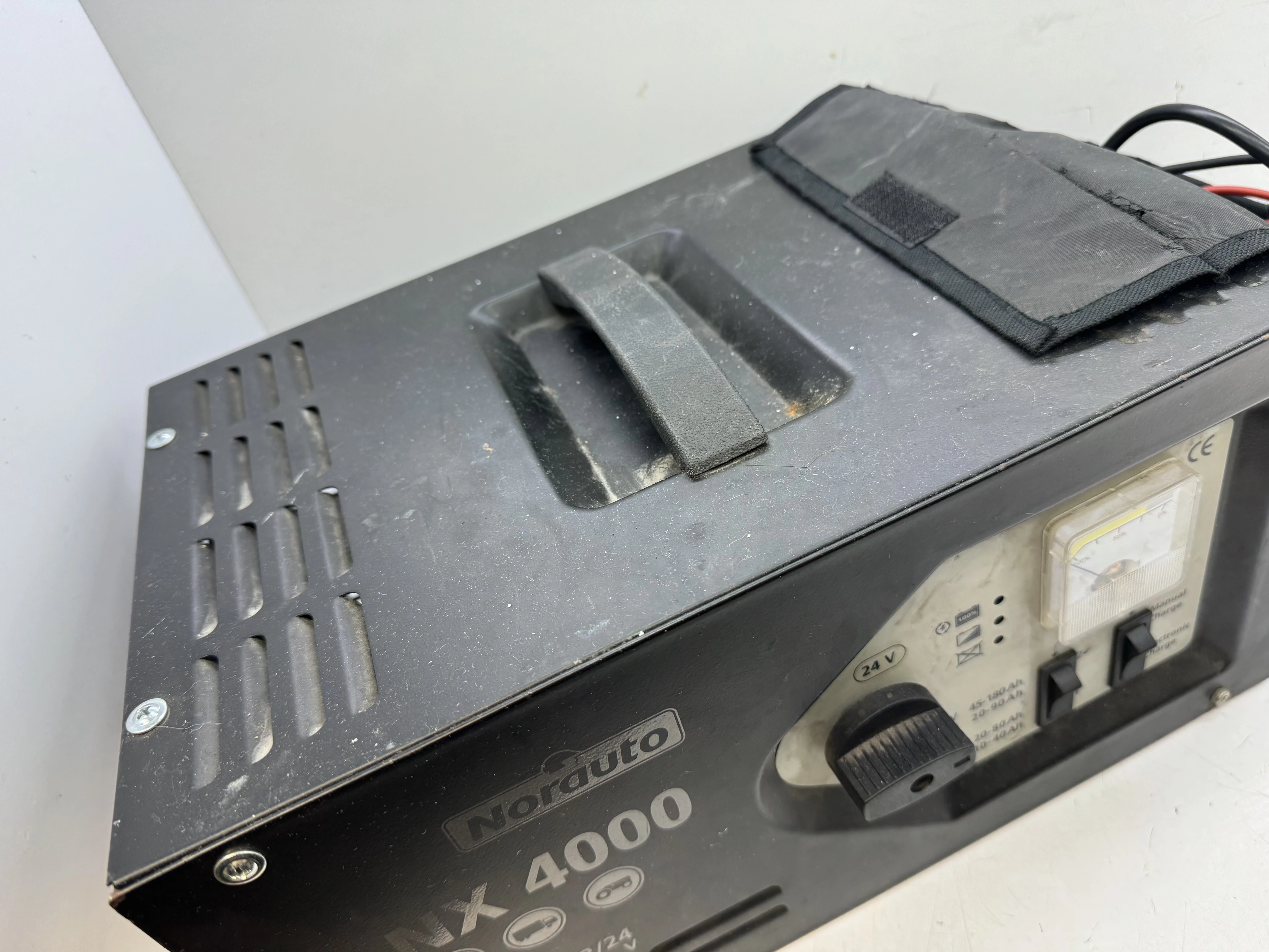 prostownik-do-akumulatorow-norauto-nx-4000-ean-gtin-3663914455150