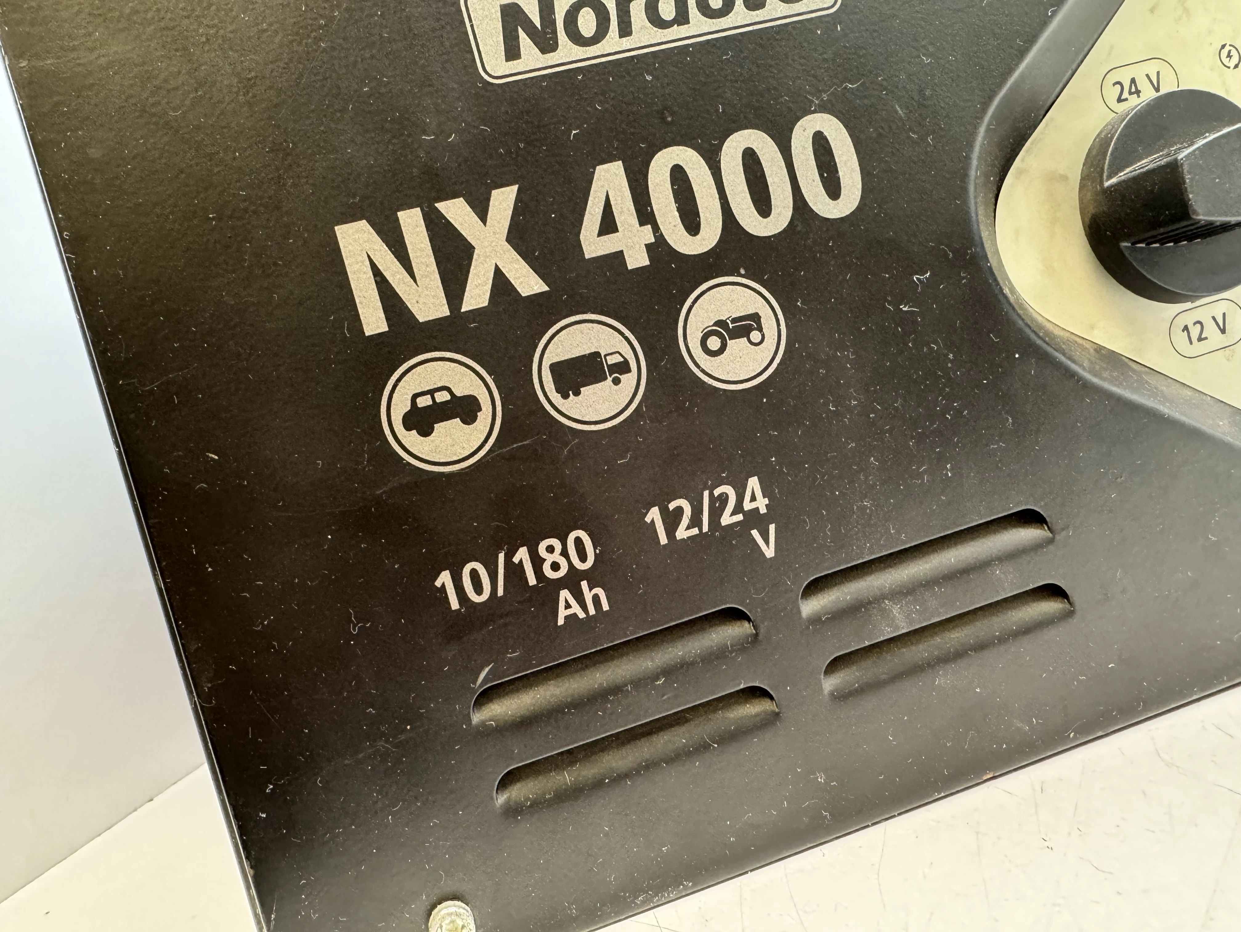 prostownik-do-akumulatorow-norauto-nx-4000-stan-uzywany