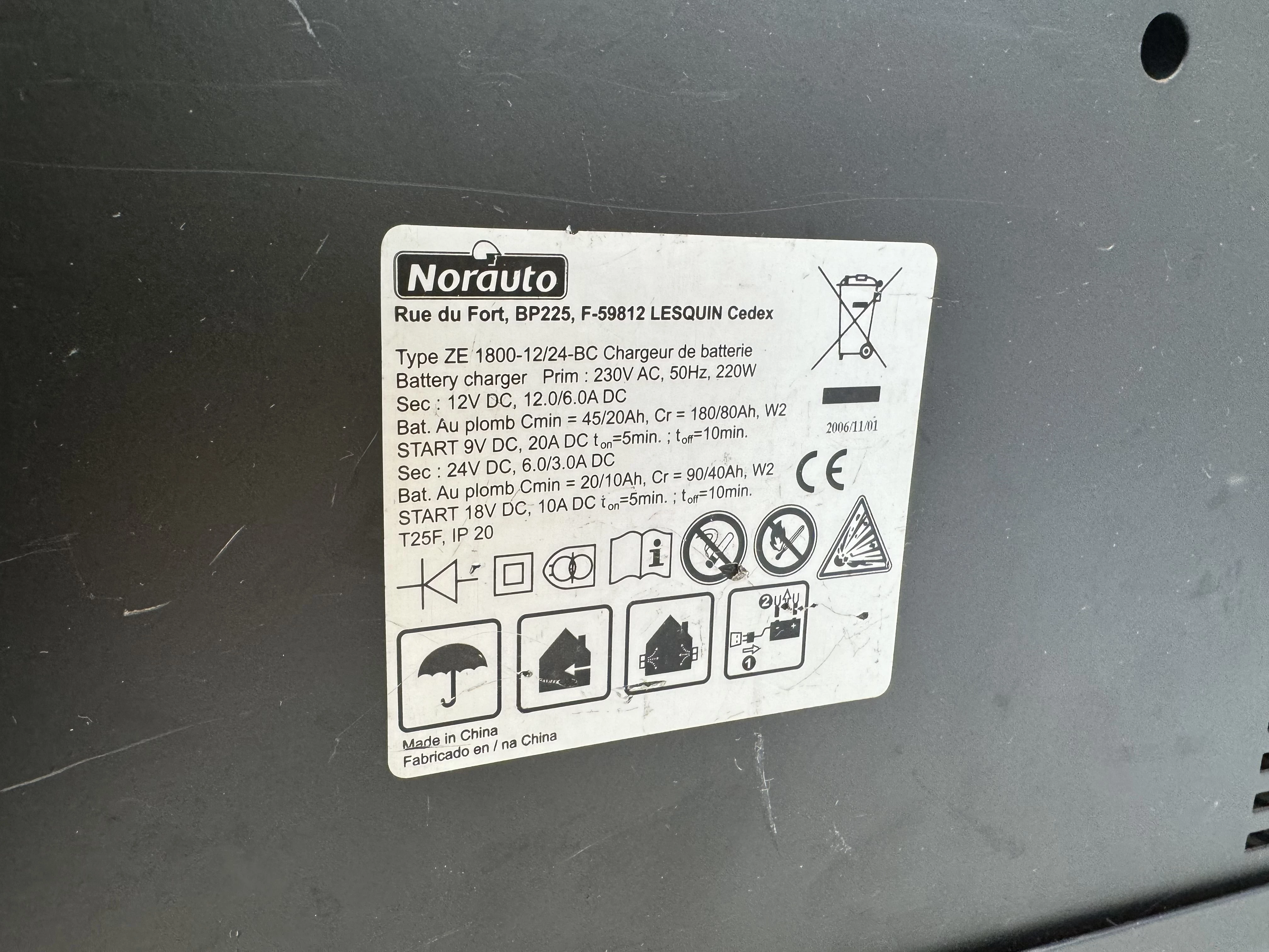 prostownik-do-akumulatorow-norauto-nx-4000-product-id-7a291089-fe46-4424-86dd-1b34dda5d0e6