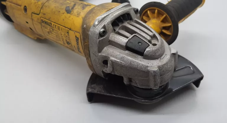 SZLIFIERKA KĄTOWA DEWALT DWE4237-QS 1400W