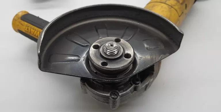 SZLIFIERKA KĄTOWA DEWALT DWE4237-QS 1400W