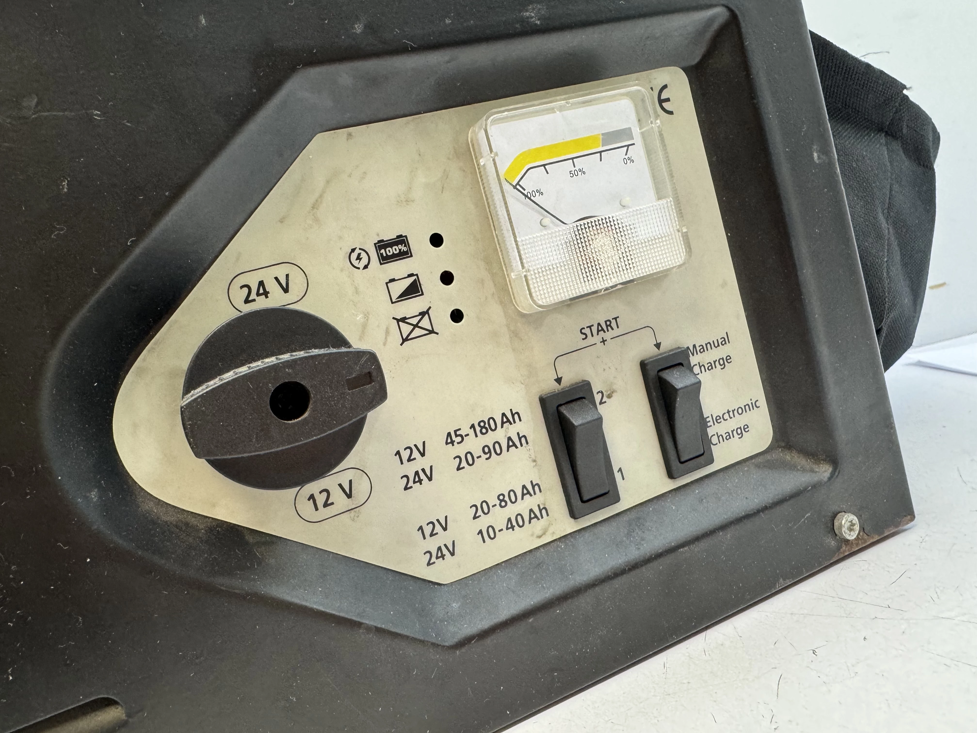 prostownik-do-akumulatorow-norauto-nx-4000-natezenie-maksymalne-8