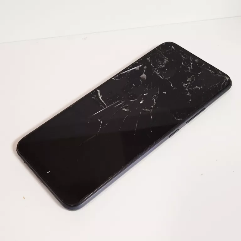 TELEFON REALME C11 PĘKNIĘTY EKRAN CZĘŚCI