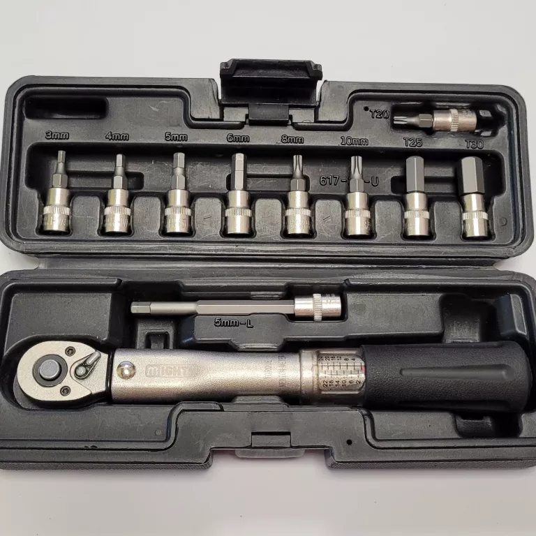 KLUCZ DYNAMOMETRYCZNY MIGHTY 880275 2-24 NM Z ZESTAWEM KOŃCÓWEK
