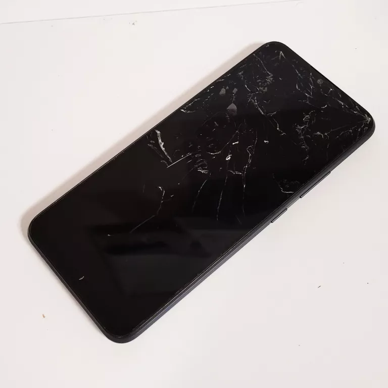 TELEFON REALME C11 PĘKNIĘTY EKRAN CZĘŚCI