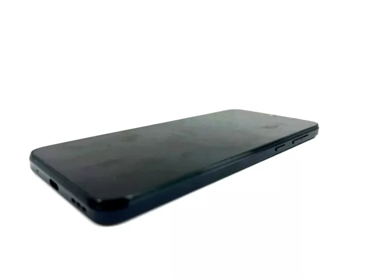 TELEFON MOTOROLA MOTO E13 8 GB / 128 GB