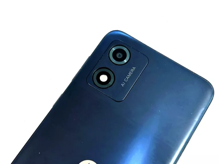 TELEFON MOTOROLA MOTO E13 8 GB / 128 GB