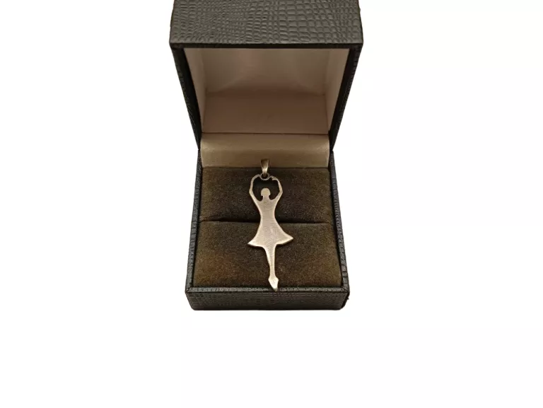 SREBRNY WISIOREK BALETNICA PR.925 4,2CM | 2,11G