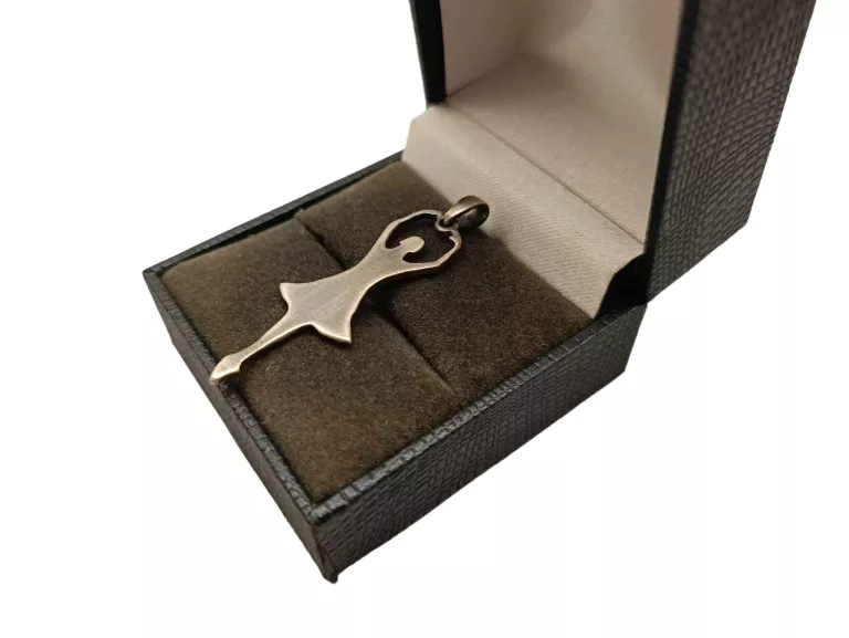 SREBRNY WISIOREK BALETNICA PR.925 4,2CM | 2,11G