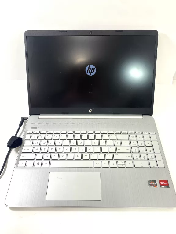 LAPTOP HP 15S-EQ2023NW 15,6" AMD RYZEN 3 8 GB / 256 GB SREBRNY