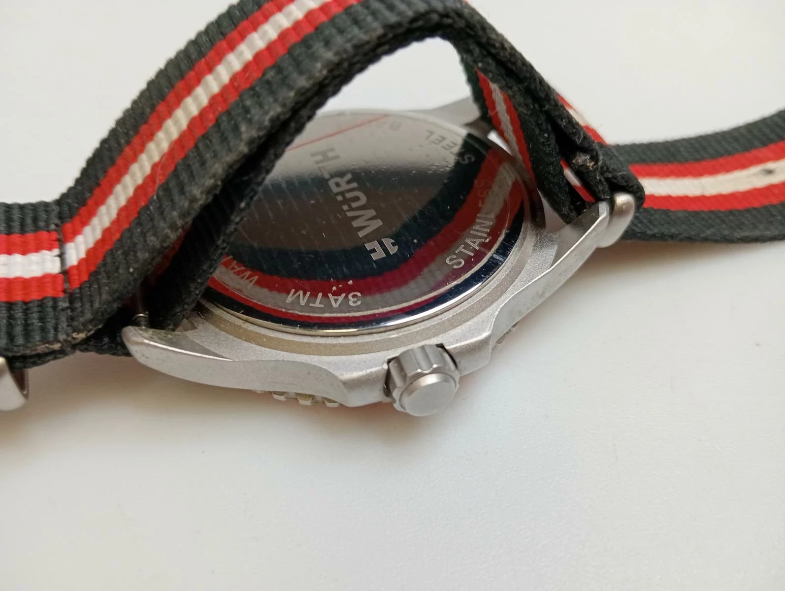 zegarek-wurth-na-pasku-materialowym-ksztalt-koperty-okragla