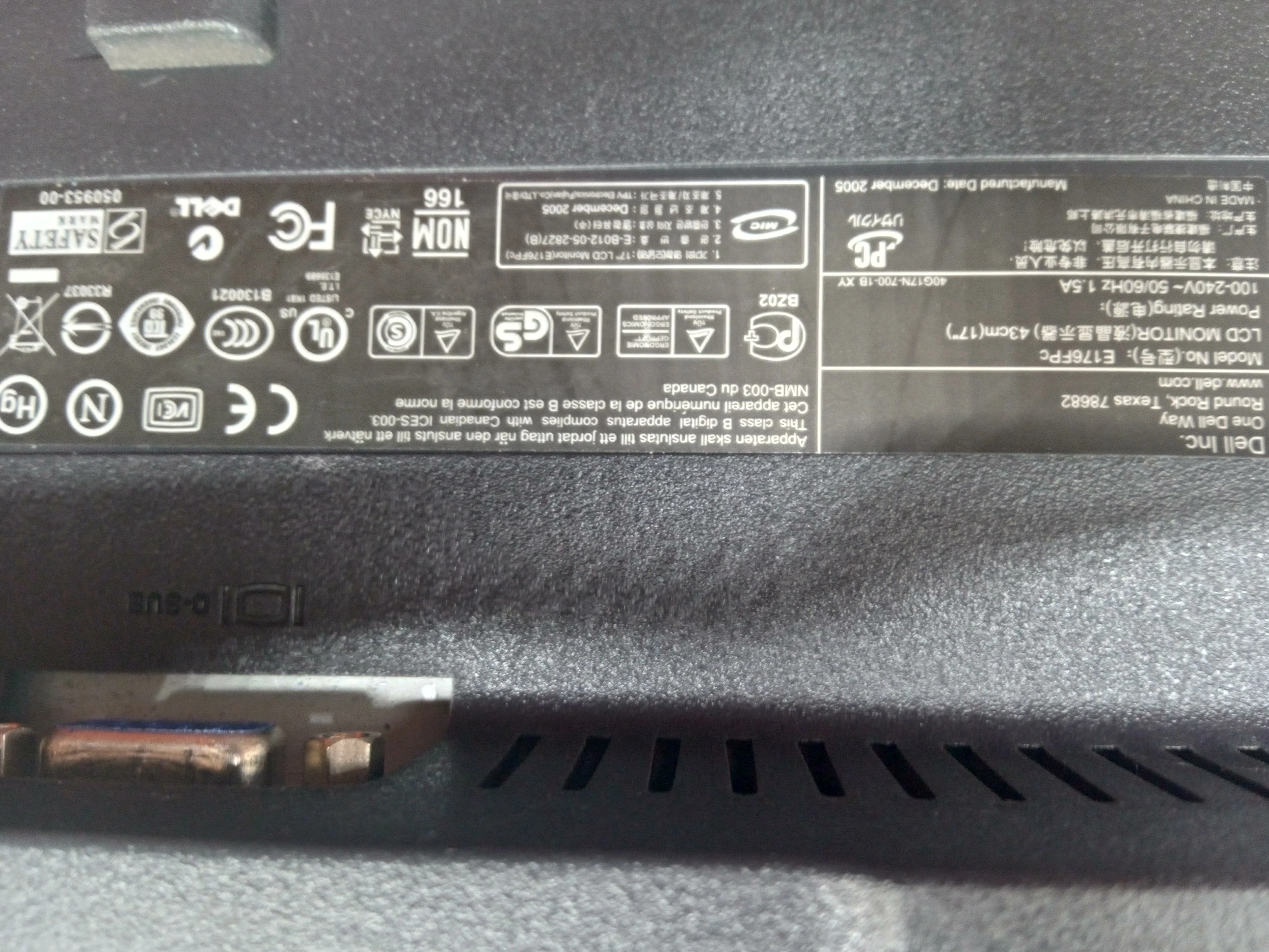 monitor-dell-e176fpc-17-przekatna-ekranu-cale-1700